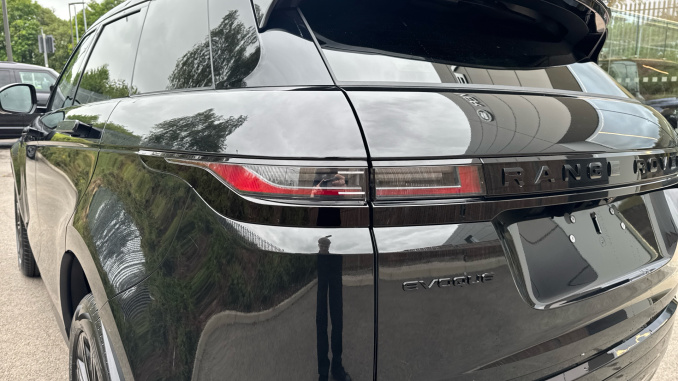 Land Rover Range Rover Evoque 2.0 D200 Hoxton Edition 5dr Auto Diesel Hatchback - Image 19